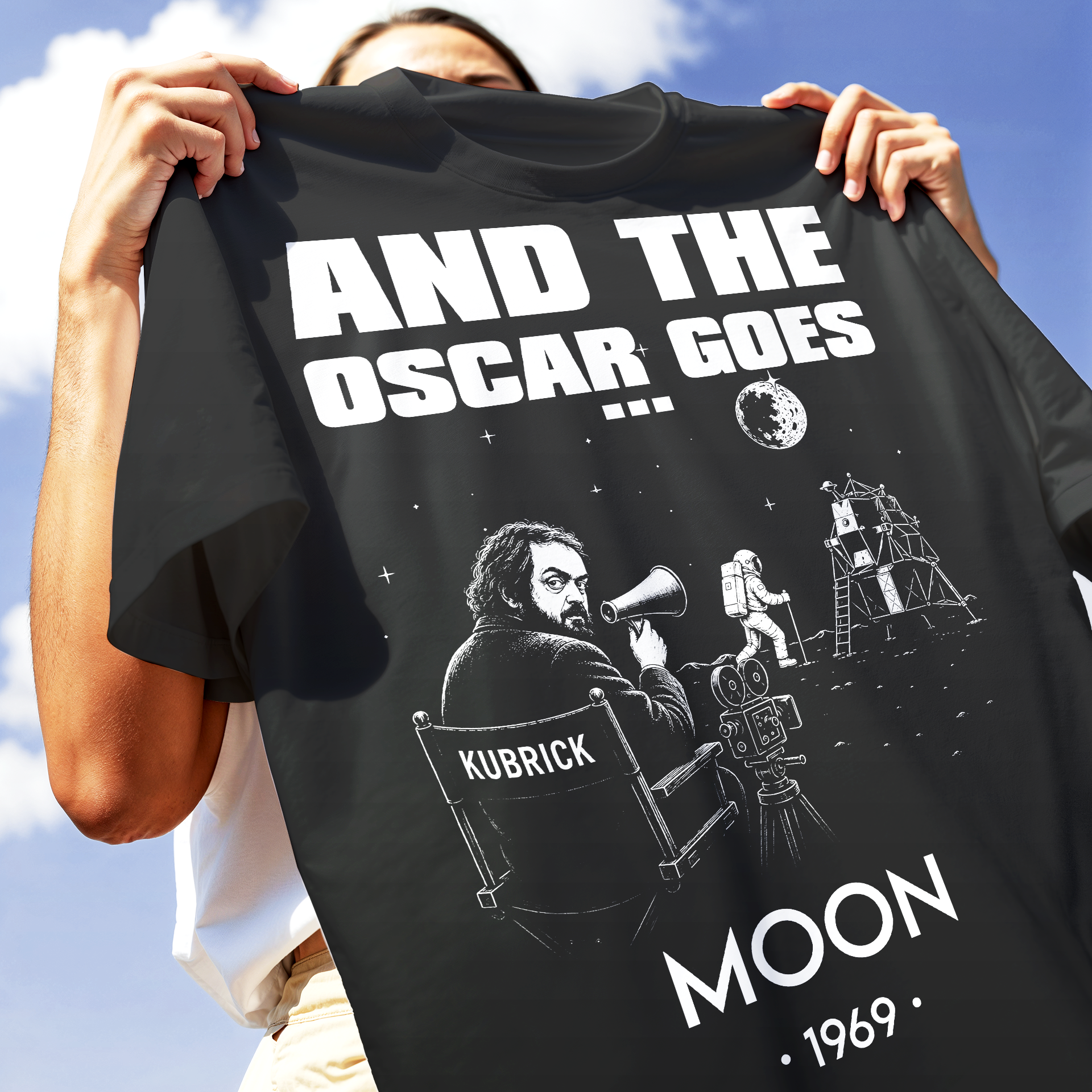 T-SHIRT CUC AND THE OSCAR GOES Allunaggio Complottismo nasa Kubrick Nera M [IMGKEY:BLA:M:2]