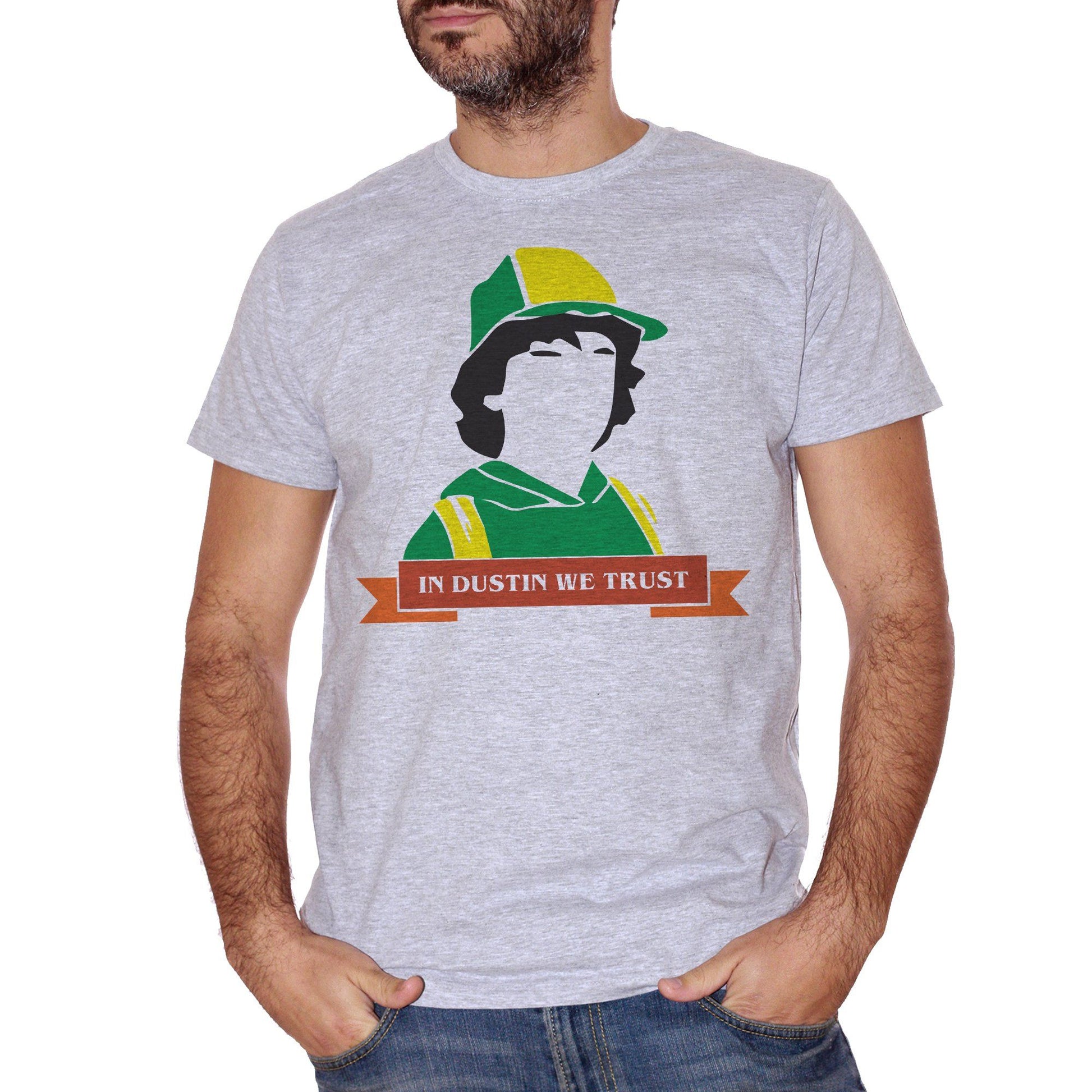 Gray T-Shirt Grigio Sport In Dustin We Trust | Ci Fidiamo Di Dustin | Stranger Things | Demogorgon Camping | Spia Blob | Choose Ur Color - FILM CucShop